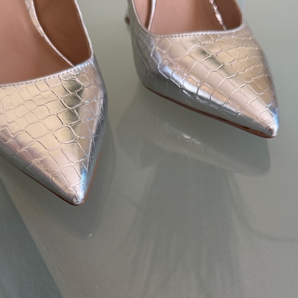 Steve Madden Silver Heels Croc-Embossed Wedge Heels size 8 - Picture 4 of 8